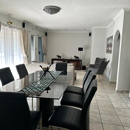 Afrisky Guest House Kempton Park Exterior foto