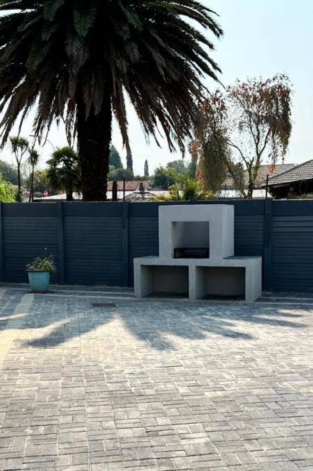 Afrisky Guest House Kempton Park Exterior foto