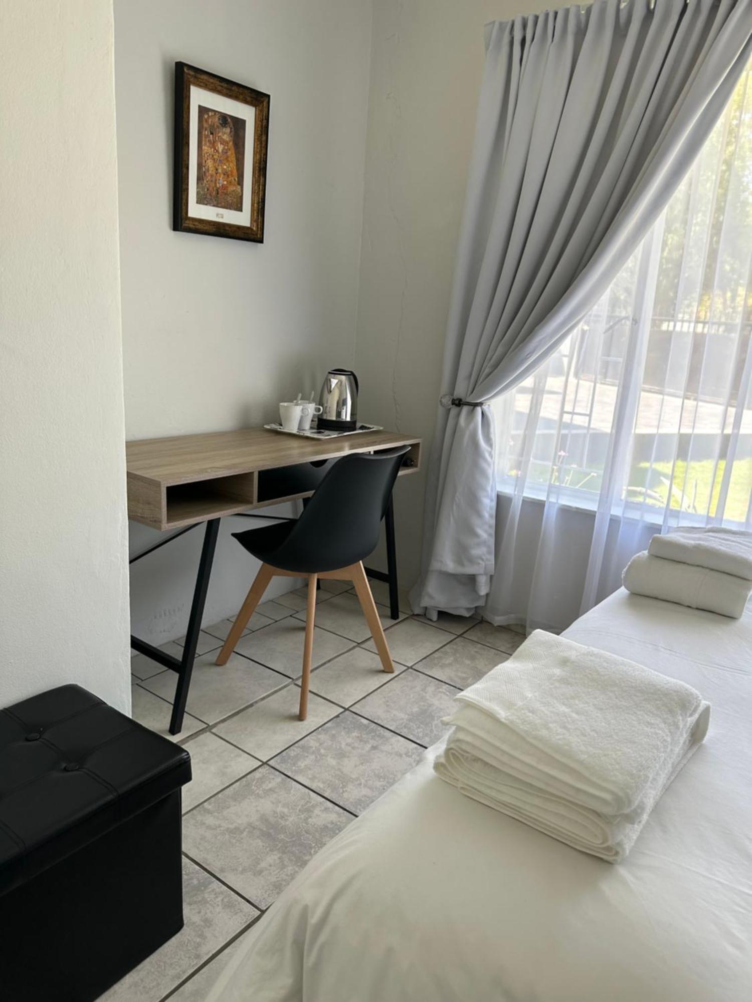 Afrisky Guest House Kempton Park Exterior foto