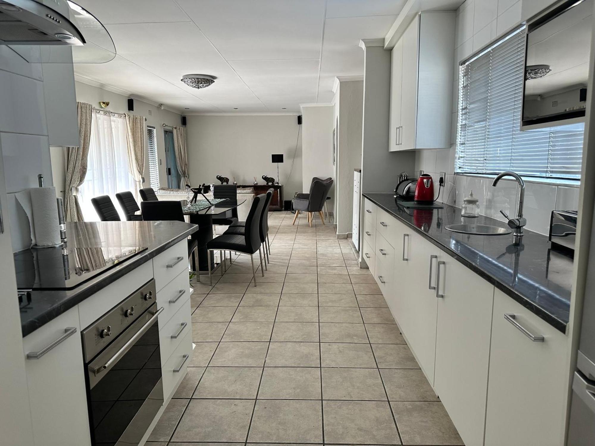 Afrisky Guest House Kempton Park Exterior foto